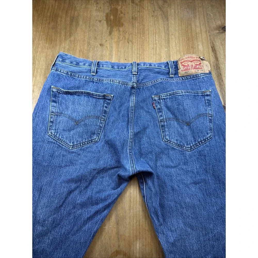 Levi's 501 Original Straight‎ Leg Button Fly Denim Jeans Men's 38x32 Medium Wash